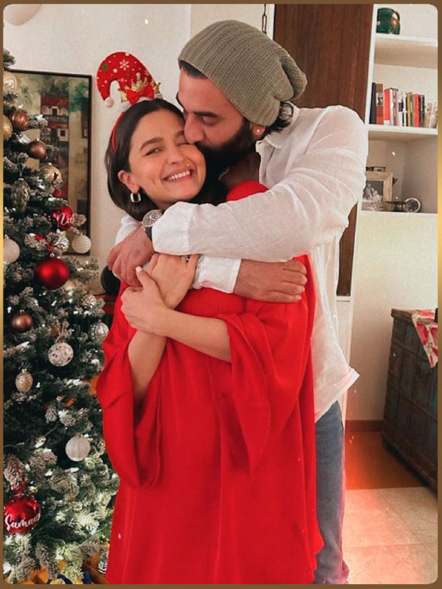 अपना पहला क्रिसमस को रणबीर कपूर आलिया भट्ट किस करते हैं एक नये  अंदाज़ में मनाया