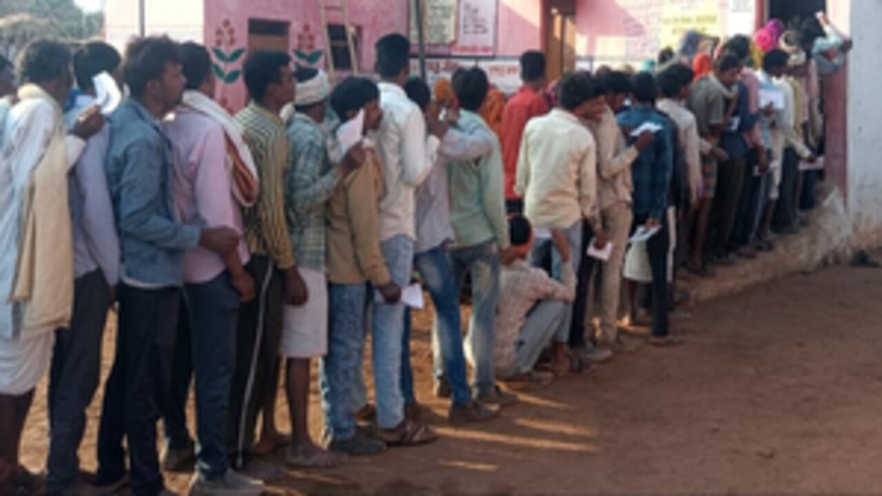 मध्य प्रदेश : दूसरे चरण में पहले 2 घंटे में 14 फीसदी वोटिंग