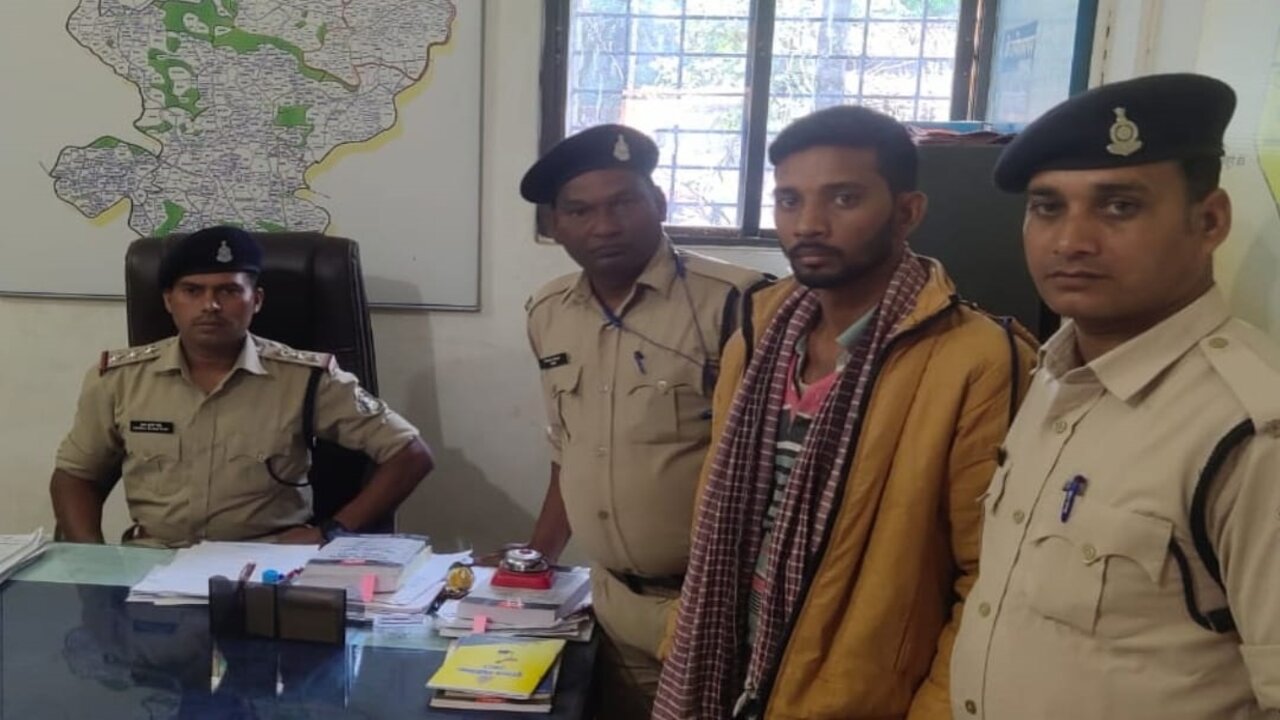 जशपुर : व्यवसायिक ईर्ष्या के चलते लगा दी ‘ऑटो पार्टस दुकान’ में आग! आरोपी गिरफ्तार