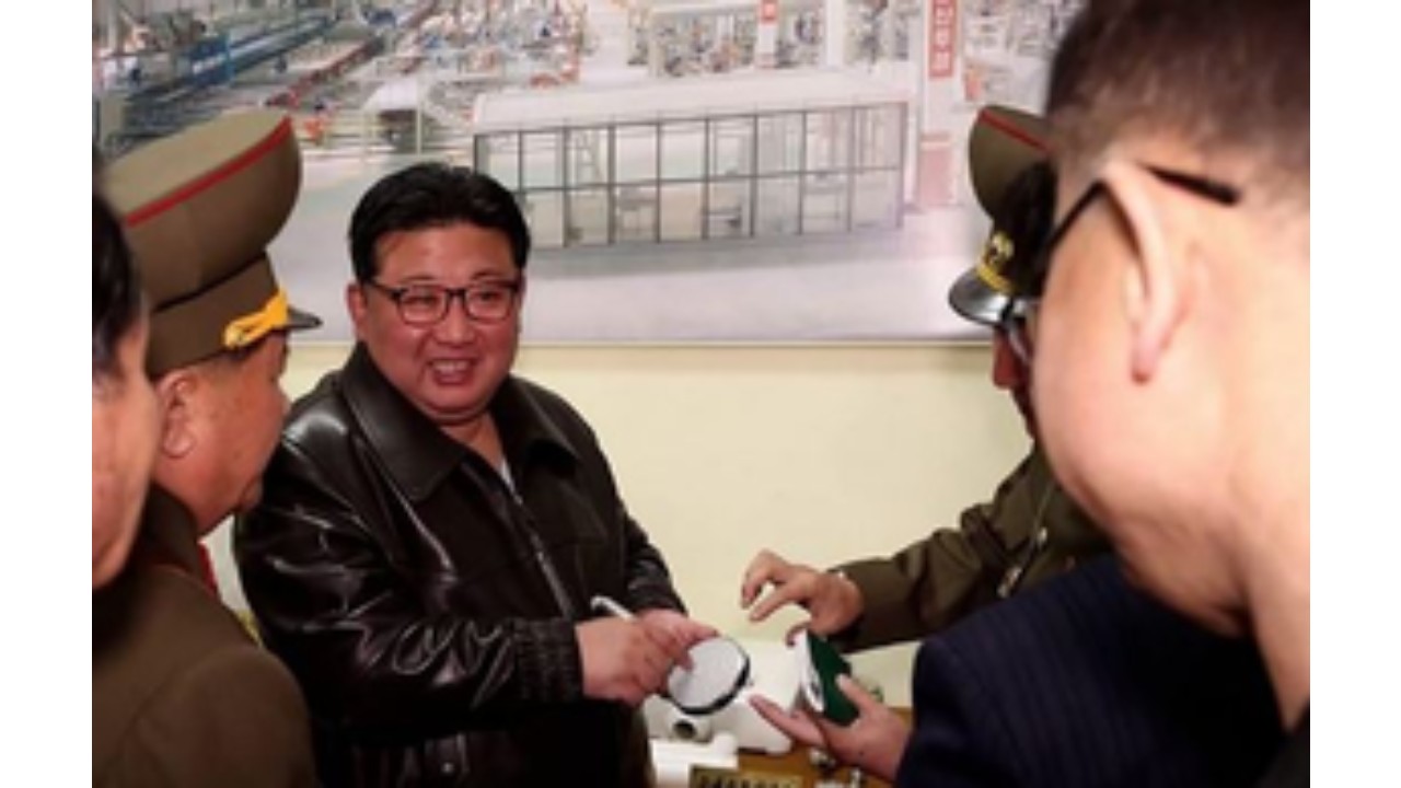 उत्तर कोरिया के राष्ट्रपति ने टकराव होने पर दुश्मनों को मौत के मुंह में पहुंचाने का लिया संकल्प