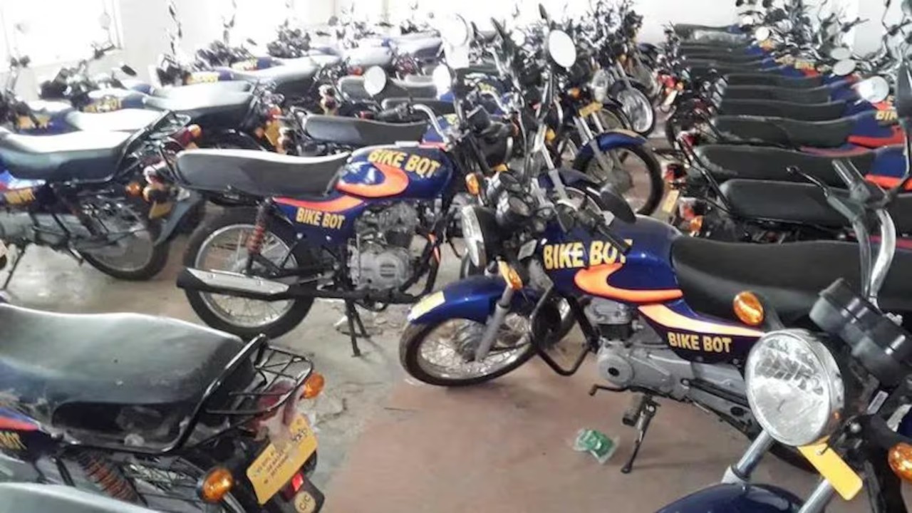 2800 करोड़ की ‘बाइक-बोट स्कीम’ से ठगी: रायपुर लाए गए तीन आरोपी, देशभर में 1.5 लाख से ज्यादा लोग बने शिकार